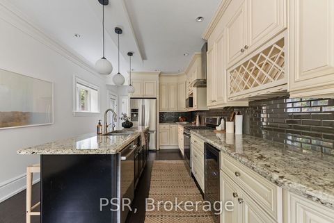 Photo 12 at 126 Dovercourt Road, Bellwoods, Toronto