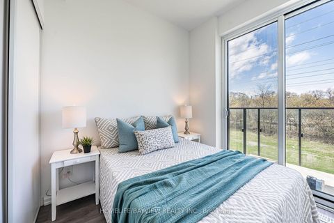 Photo 23 at 24 - 10 Brin Drive, Humber Valley, Toronto