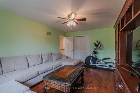 Photo 2 at 47 Elmsley Drive, Observatory, Richmond Hill