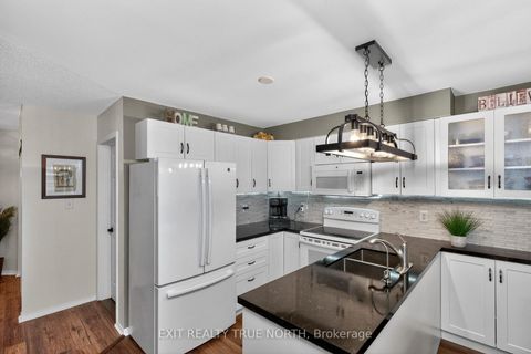 Photo 5 at 172 Courtney Crescent, Painswick South, Barrie