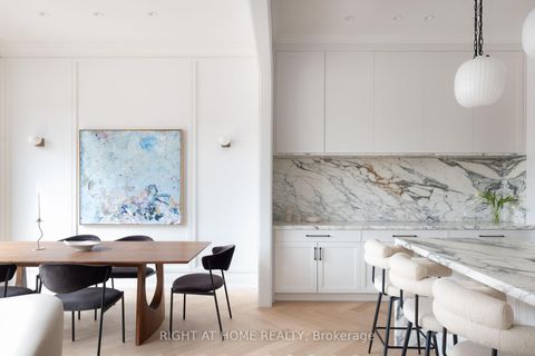 Photo 7 at 350B Walmer Road, Casa Loma, Toronto