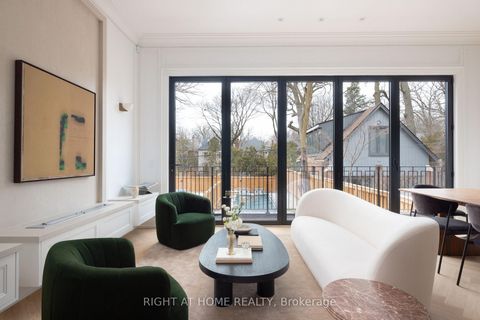 Photo 8 at 350B Walmer Road, Casa Loma, Toronto