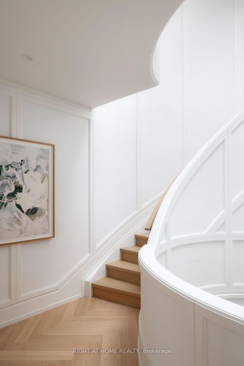 Photo 14 at 350B Walmer Road, Casa Loma, Toronto