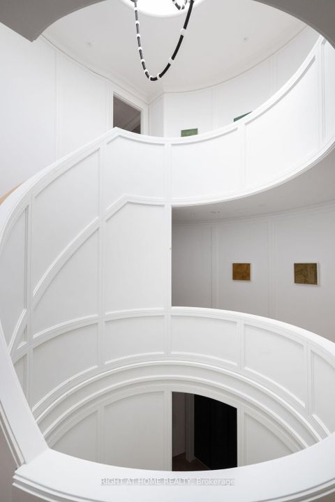 Photo 17 at 350B Walmer Road, Casa Loma, Toronto