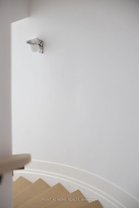 Photo 18 at 350B Walmer Road, Casa Loma, Toronto