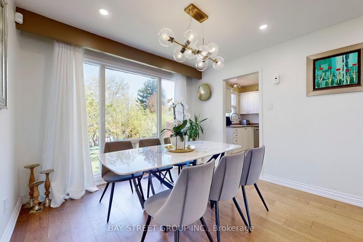 Photo 13 at 6119 Wabukayne Court, Meadowvale, Mississauga