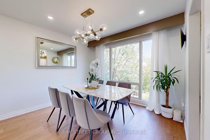 Photo 15 at 6119 Wabukayne Court, Meadowvale, Mississauga