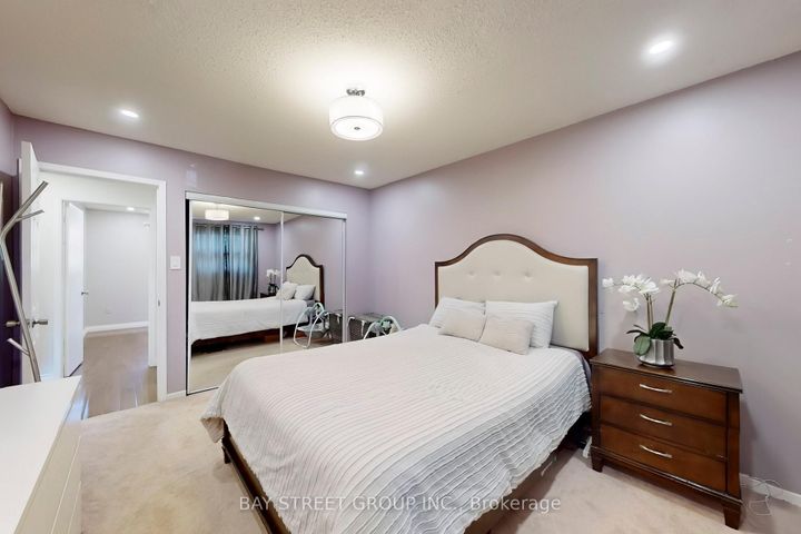 Photo 21 at 6119 Wabukayne Court, Meadowvale, Mississauga