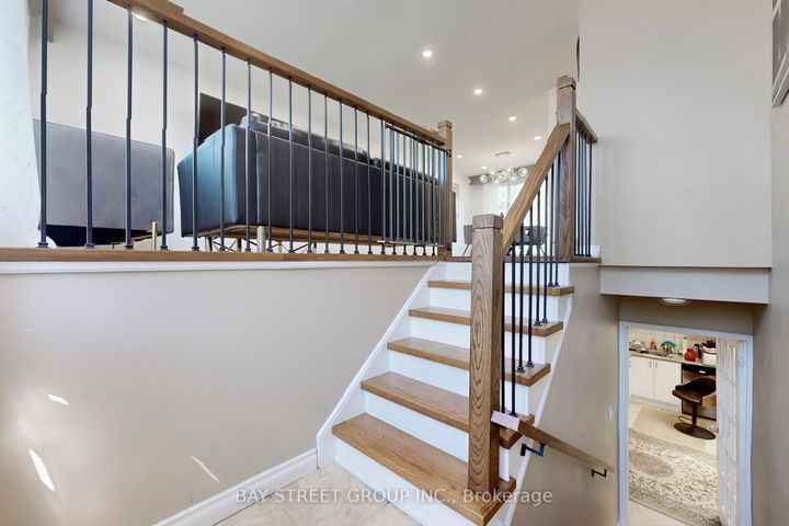 Photo 27 at 6119 Wabukayne Court, Meadowvale, Mississauga