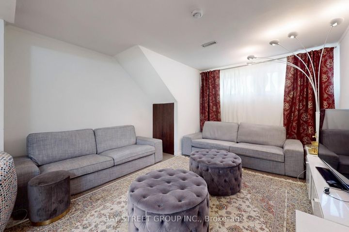 Photo 30 at 6119 Wabukayne Court, Meadowvale, Mississauga