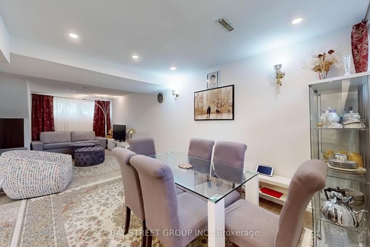 Photo 34 at 6119 Wabukayne Court, Meadowvale, Mississauga