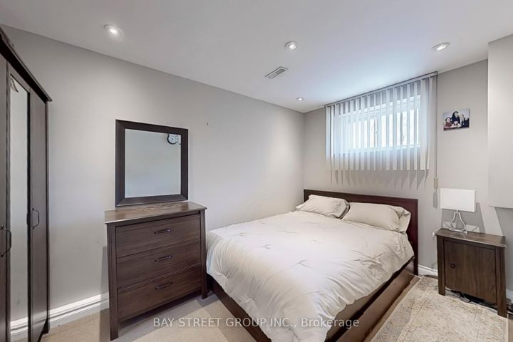 Photo 39 at 6119 Wabukayne Court, Meadowvale, Mississauga