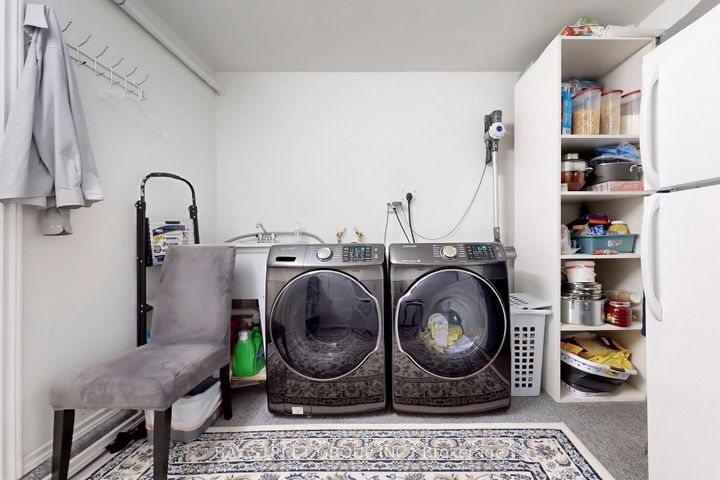 Photo 41 at 6119 Wabukayne Court, Meadowvale, Mississauga