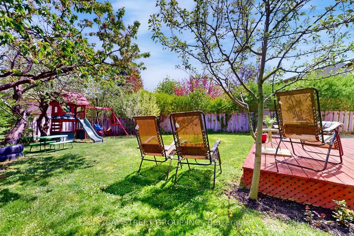 Photo 46 at 6119 Wabukayne Court, Meadowvale, Mississauga