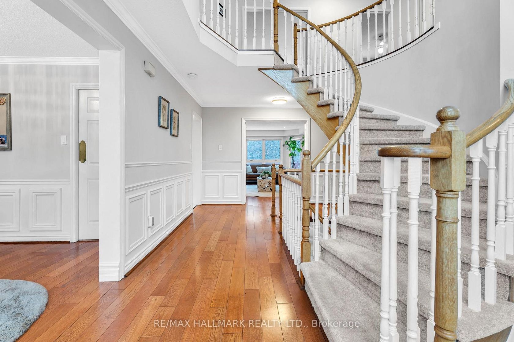 235 Kemano Road, Aurora Heights, Aurora photo number 2