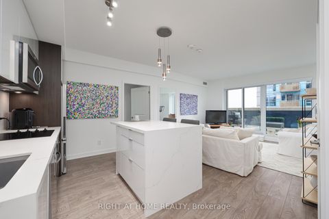 Photo 1 at 832 - 543 Richmond Street W, Waterfront Communities C1, Toronto