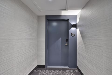 Photo 2 at 832 - 543 Richmond Street W, Waterfront Communities C1, Toronto