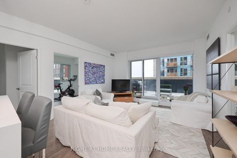 Photo 4 at 832 - 543 Richmond Street W, Waterfront Communities C1, Toronto