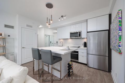 Photo 8 at 832 - 543 Richmond Street W, Waterfront Communities C1, Toronto