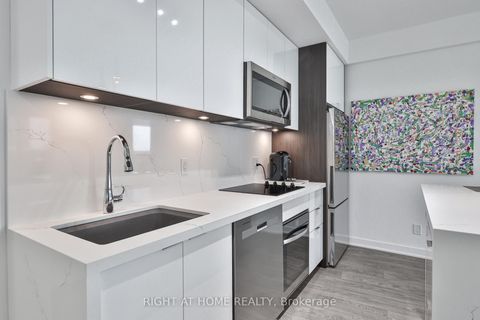 Photo 12 at 832 - 543 Richmond Street W, Waterfront Communities C1, Toronto