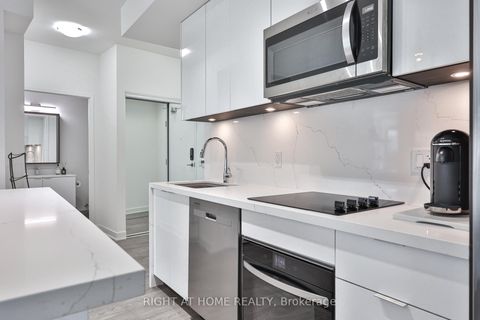 Photo 15 at 832 - 543 Richmond Street W, Waterfront Communities C1, Toronto