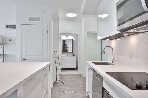 Photo 16 at 832 - 543 Richmond Street W, Waterfront Communities C1, Toronto