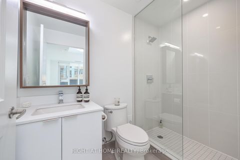 Photo 17 at 832 - 543 Richmond Street W, Waterfront Communities C1, Toronto