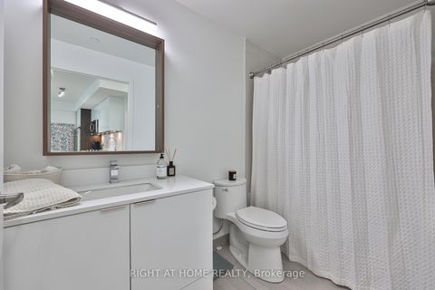 Photo 23 at 832 - 543 Richmond Street W, Waterfront Communities C1, Toronto