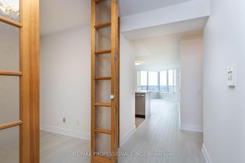 Photo 4 at 1403 - 15 Northtown Way, Willowdale East, Toronto