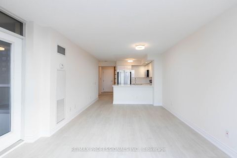 Photo 10 at 1403 - 15 Northtown Way, Willowdale East, Toronto