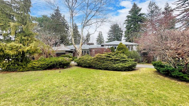 Photo 3 at 2 Colvestone Road, Windfields, Toronto