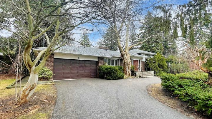 Photo 4 at 2 Colvestone Road, Windfields, Toronto