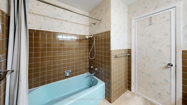 Photo 20 at 2 Colvestone Road, Windfields, Toronto