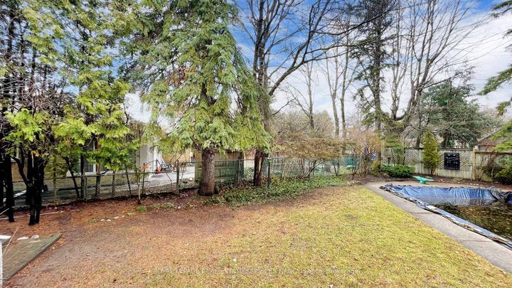 Photo 37 at 2 Colvestone Road, Windfields, Toronto