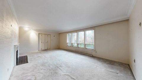 Photo 7 at 2 Colvestone Road, Windfields, Toronto