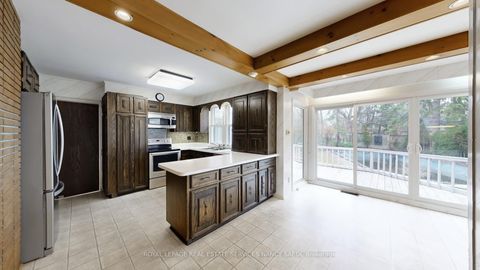 Photo 11 at 2 Colvestone Road, Windfields, Toronto