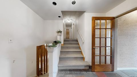 Photo 14 at 2 Colvestone Road, Windfields, Toronto