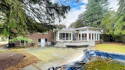 Photo 43 at 2 Colvestone Road, Windfields, Toronto