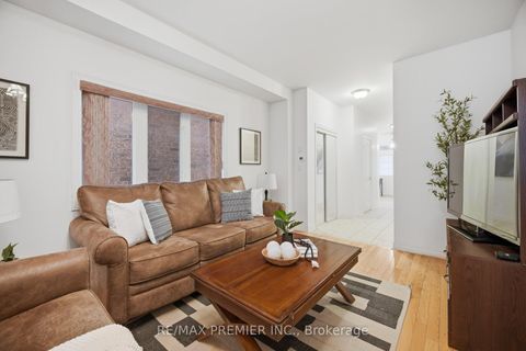 Photo 8 at 182 Chayna Crescent, Patterson, Vaughan