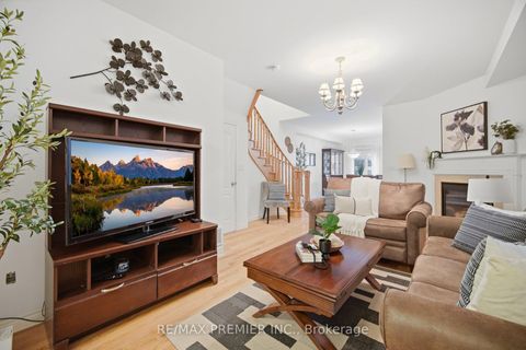Photo 11 at 182 Chayna Crescent, Patterson, Vaughan