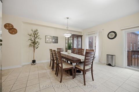 Photo 14 at 182 Chayna Crescent, Patterson, Vaughan