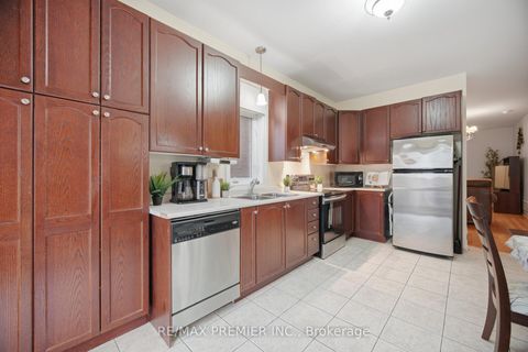 Photo 16 at 182 Chayna Crescent, Patterson, Vaughan