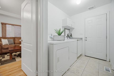 Photo 22 at 182 Chayna Crescent, Patterson, Vaughan