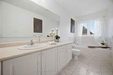 Photo 29 at 182 Chayna Crescent, Patterson, Vaughan