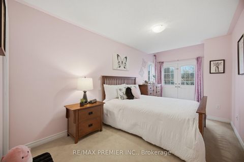 Photo 32 at 182 Chayna Crescent, Patterson, Vaughan