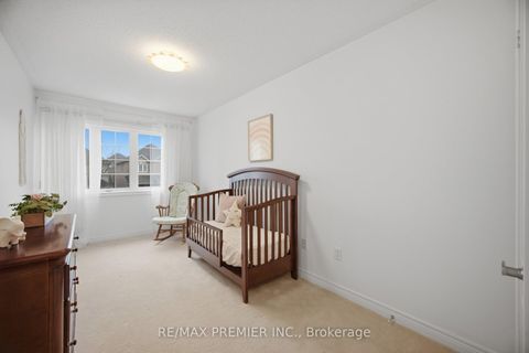 Photo 36 at 182 Chayna Crescent, Patterson, Vaughan