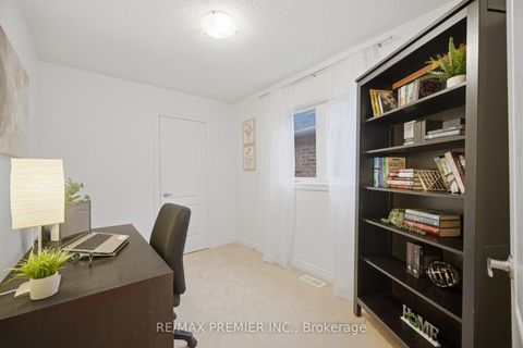 Photo 38 at 182 Chayna Crescent, Patterson, Vaughan