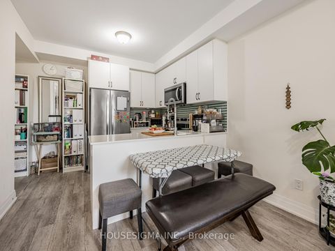 Photo 13 at 5 - 713 Lawrence Avenue W, Glen Park, Toronto