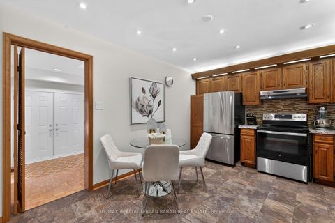 Photo 11 at 18 Tigerlily Court, Newtonbrook West, Toronto
