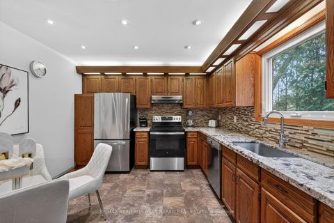 Photo 14 at 18 Tigerlily Court, Newtonbrook West, Toronto